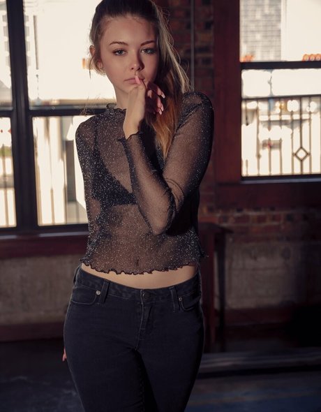 Lana Lea model porn pic