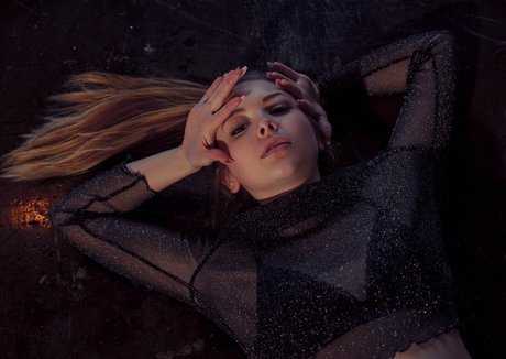 Lana Lea star exclusive image