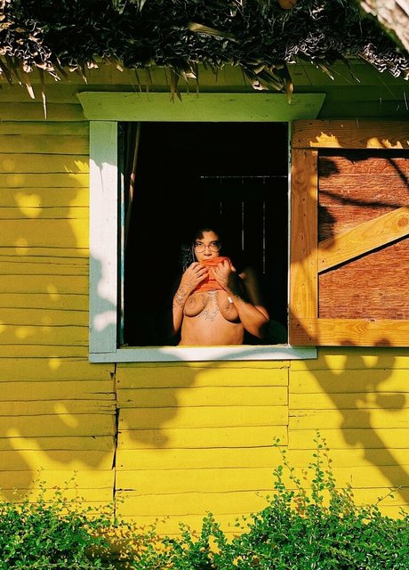 tokischa beautiful model img