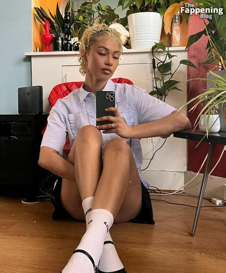 Mykeesha Nelson nude model images