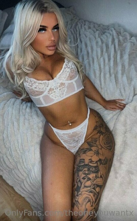 theoneyouwantx erotic actress galleries