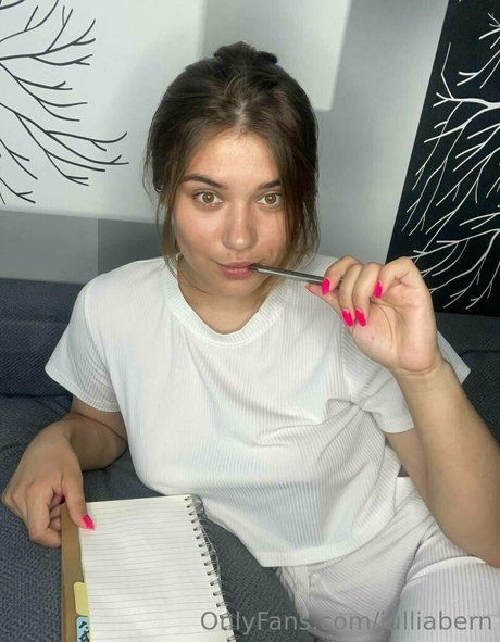 julliabern naked star images