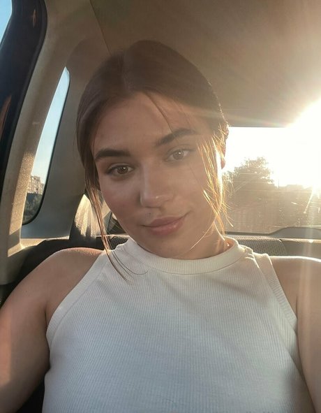 julliabern model perfect pic