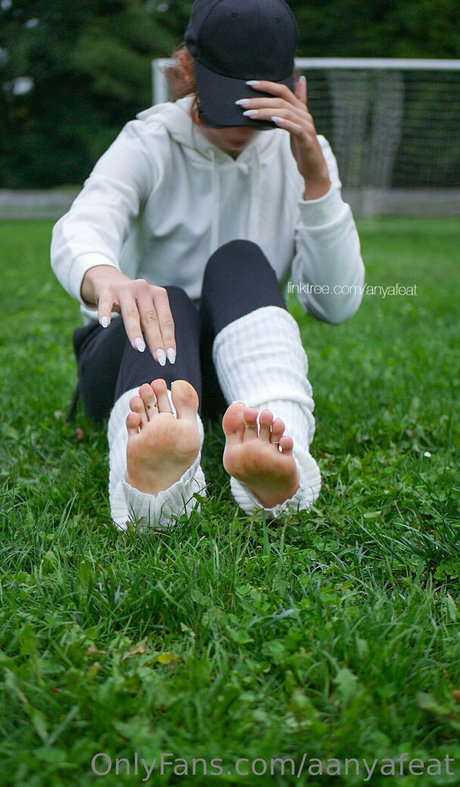 aanyafeat free model gallery