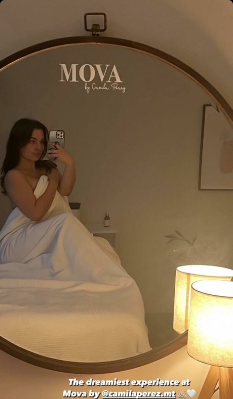 Isabella Gomez naked actress image