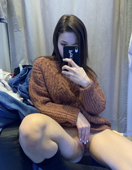 Ellie Leen pornstar free images