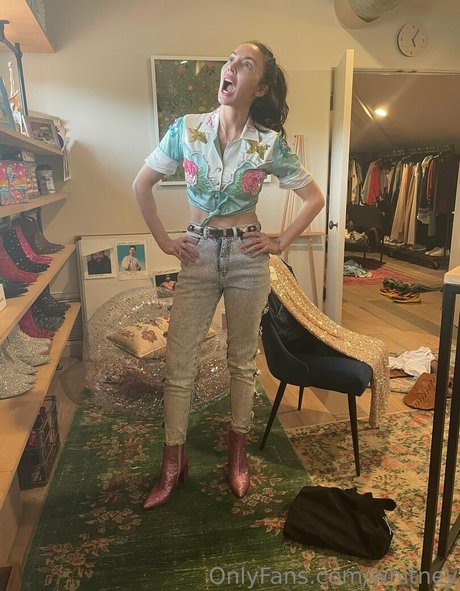 whitney star nudes pictures