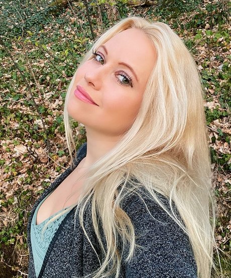 Steffi Landerer pretty model galleries