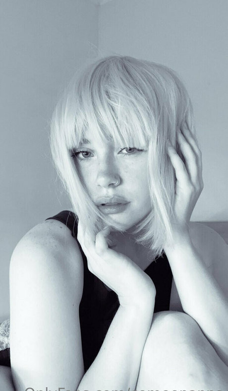 comeonanna nudes actress pic