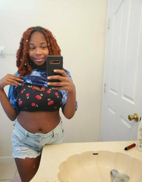 mochaaugust model sex image