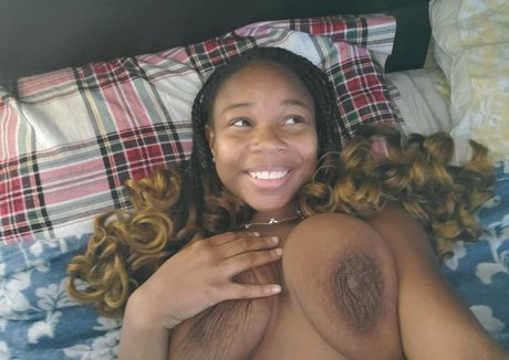 mochaaugust star adult photos