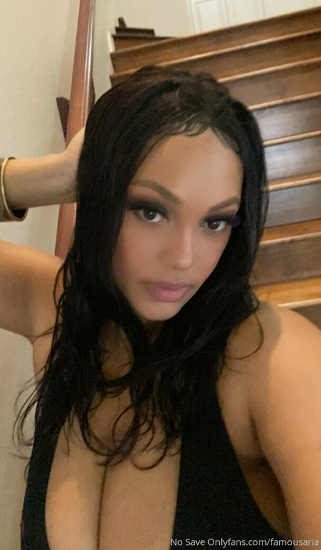 famousaria star beautiful picture