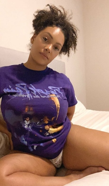 famousaria pornstar xxx img