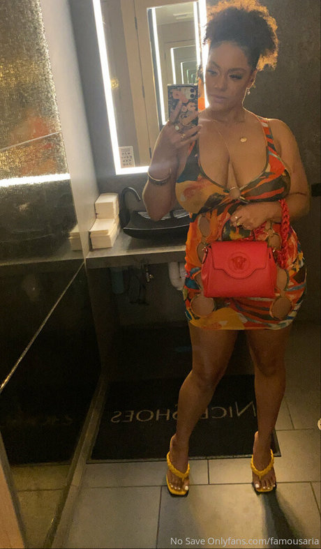 famousaria pornstar high quality images