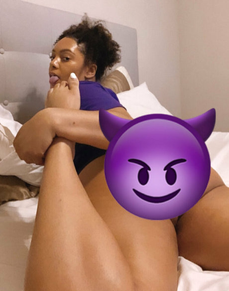 famousaria best pornstar img