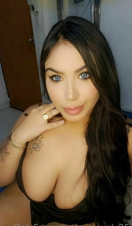 mialovely25 model naked photos