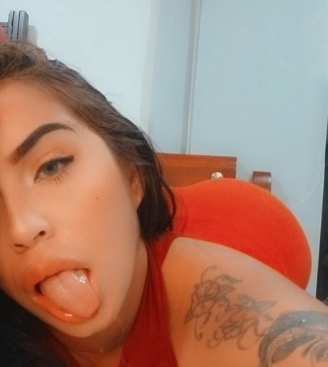 mialovely25 pornstar images