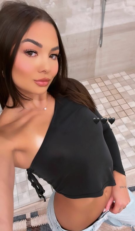 Lara Fraser naked pornstar image