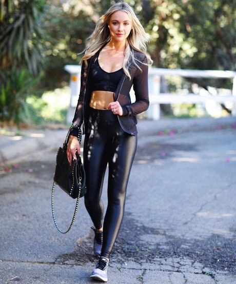 Katrina Bowden art actress pics