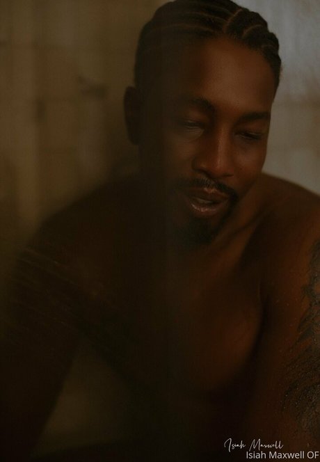 isiahmaxwell model pornographic galleries
