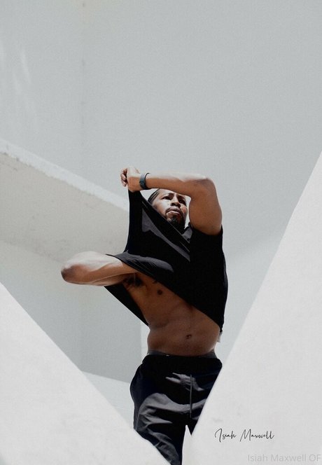 isiahmaxwell erotic pornstar photos