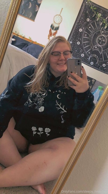 sleepy hneybee actress img