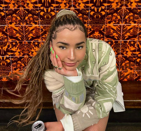 Ella Eyre art actress pics