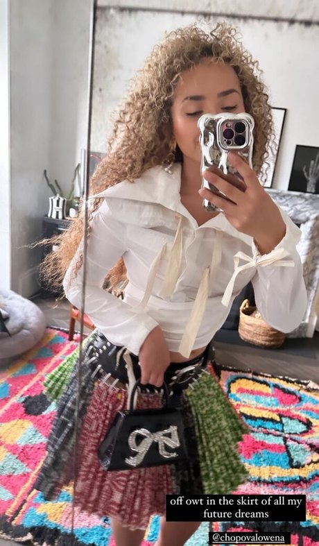 Ella Eyre nudes star pictures