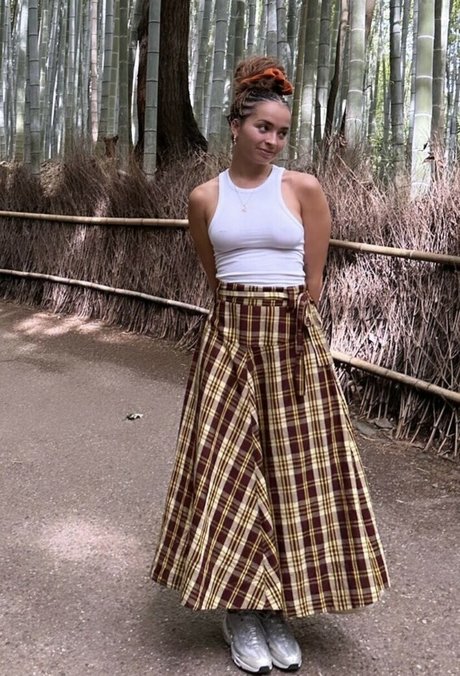 Ella Eyre nice model gallery