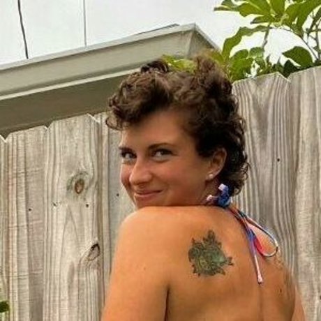 Brittanyythicc hot actress gallery