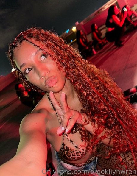 brookliynwren nude star photos