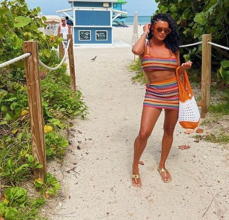 Joy Taylor nice pornstar image