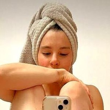 Ella Bucio model pictures