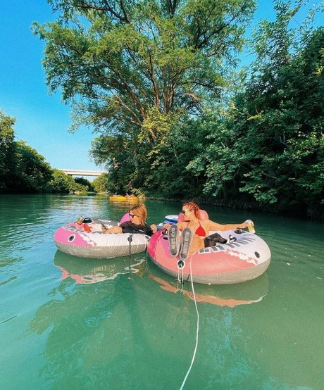 Beth Freeman naked model galleries