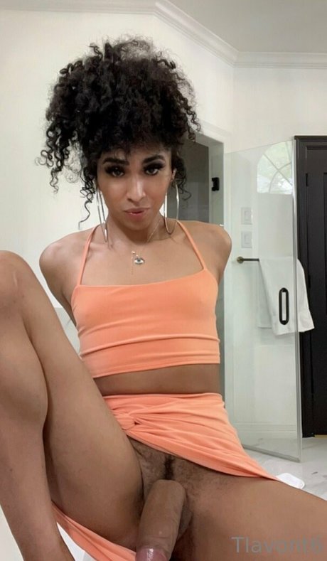 Tlavont beautiful model img