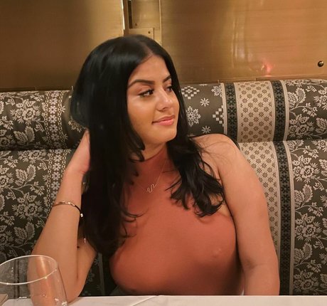 shegotdesiress free model img