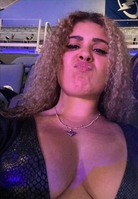 JustYeliz erotic actress gallery