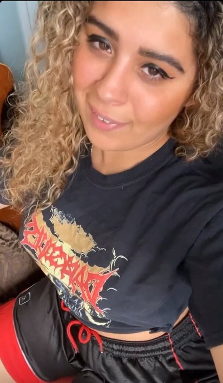 JustYeliz free pornstar galleries