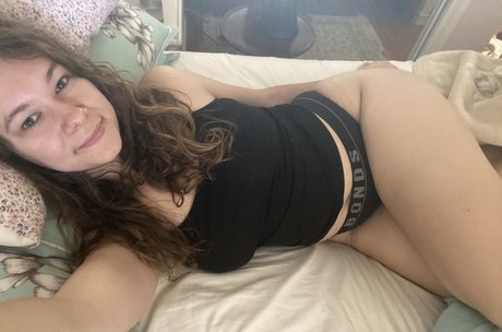 RoxyTall model xxx photos