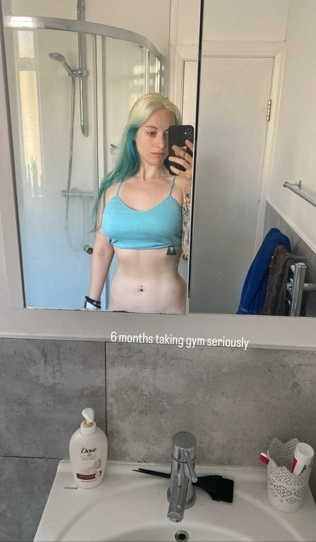 Giulia Henne model nude img