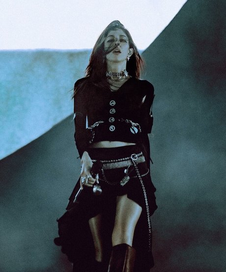 Caroline Polachek star hot pic