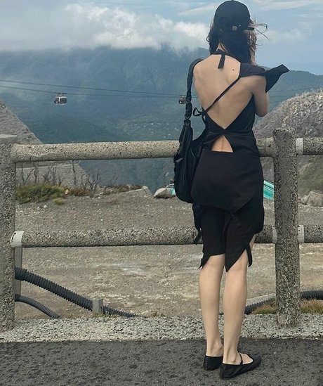 Caroline Polachek art star images