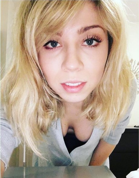 Jennette McCurdy star high quality image