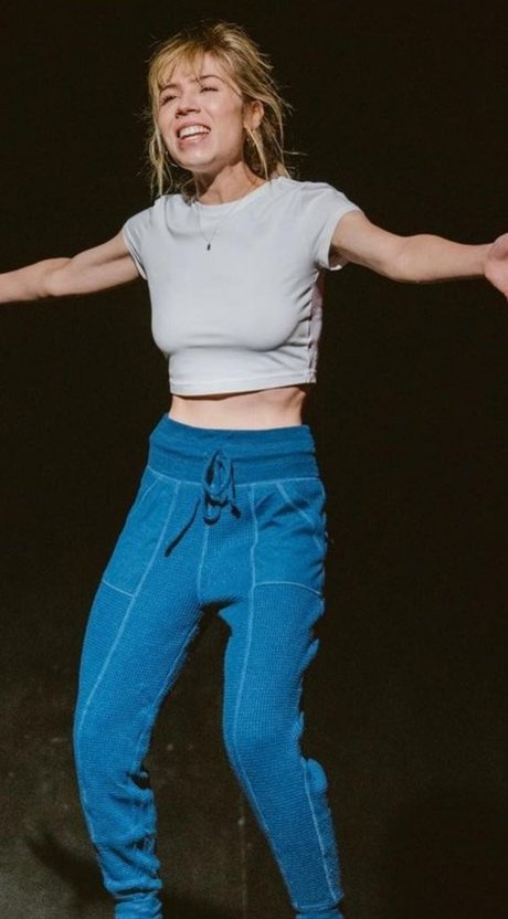 Jennette McCurdy model porn pics