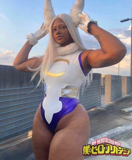 Dollyrama nude actress photos