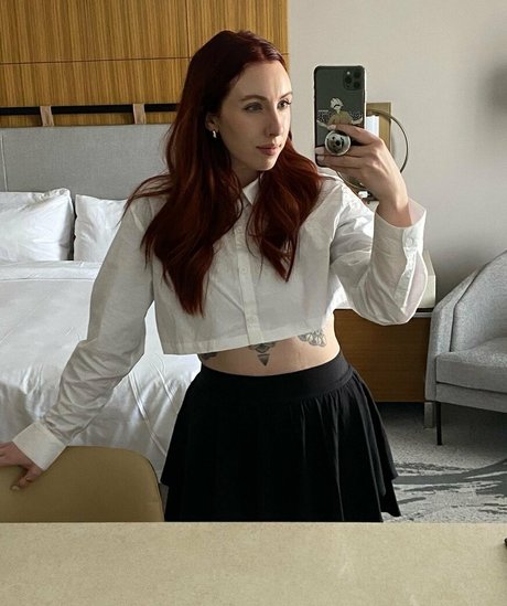 Megan Everett erotic actress image