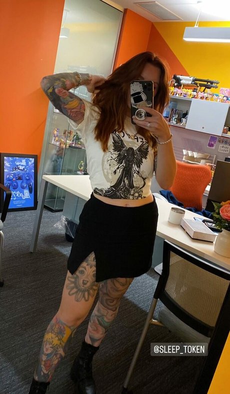 Megan Everett model top img