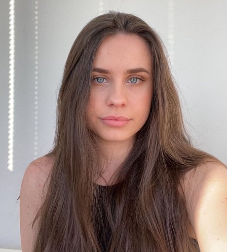 Sarah Butt star high quality pictures