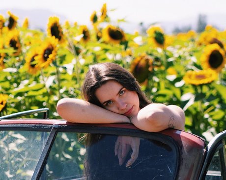 Sarah Butt erotic star photos