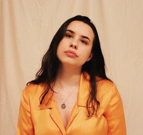 Sarah Butt art star photo